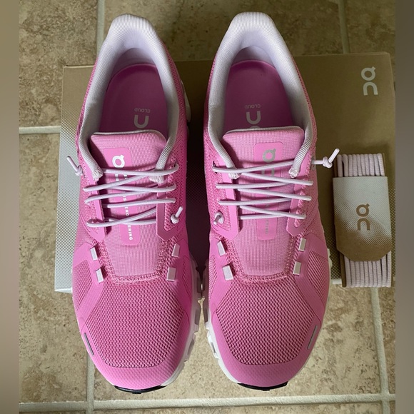 On Cloud 6 Shoes, Raspberry and White, Size 7.5 M, Excellent Condition - Picture 3 of 5